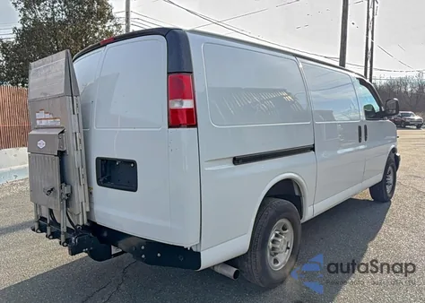 2019 Chevrolet Express G3500 from USA, damaged, VIN 1GCZGGFPXK1323582